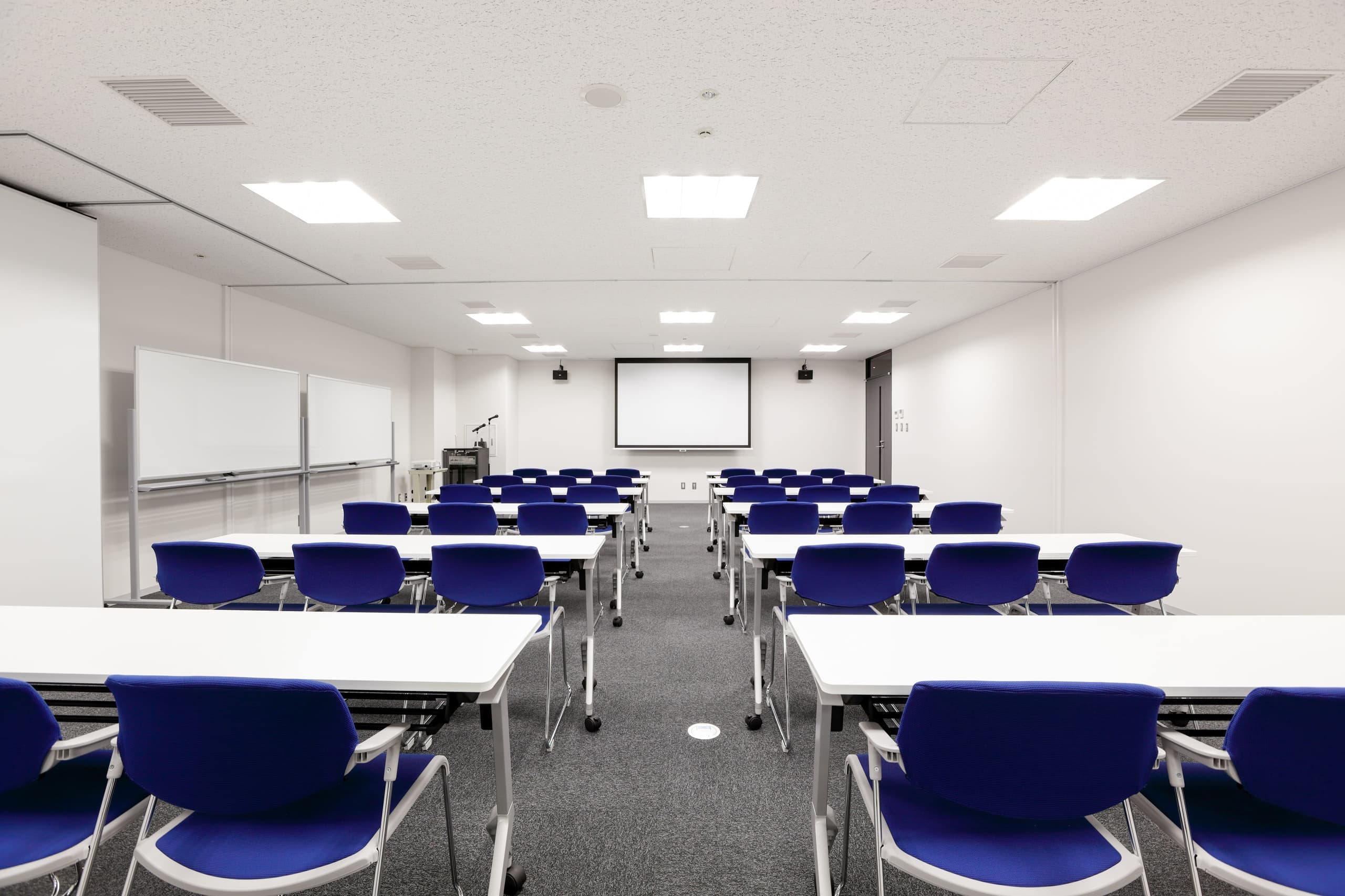 １号会議室と二間続きでのご利用例写真